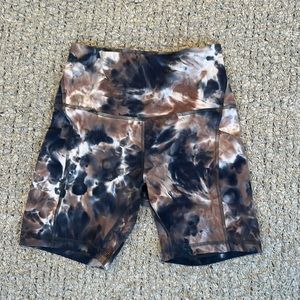 Lululemon Align High Rise short 6” with pockets